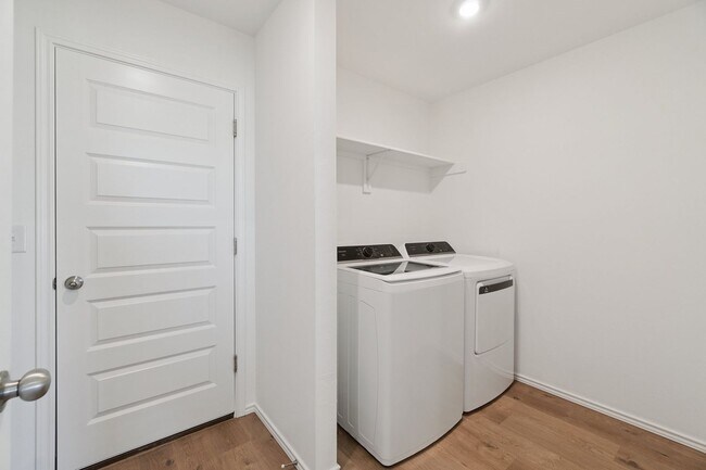 Building Photo - Edmond Rental