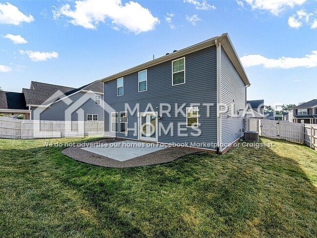 Building Photo - 554 Vining Ln