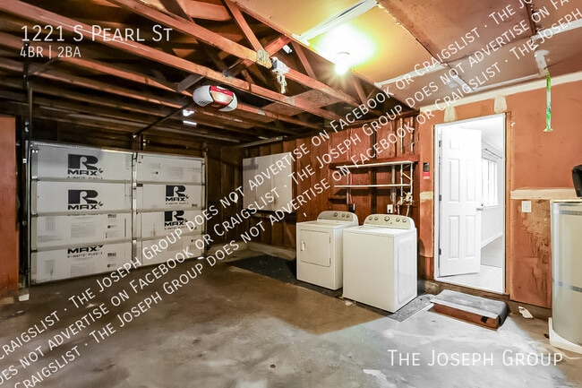 Building Photo - 1221 S Pearl St