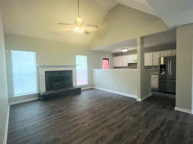Building Photo - Northgate district! 4 bed/2.5 full bath, newly renovated, large lot, approx 2500 sqft, 2 car gara...