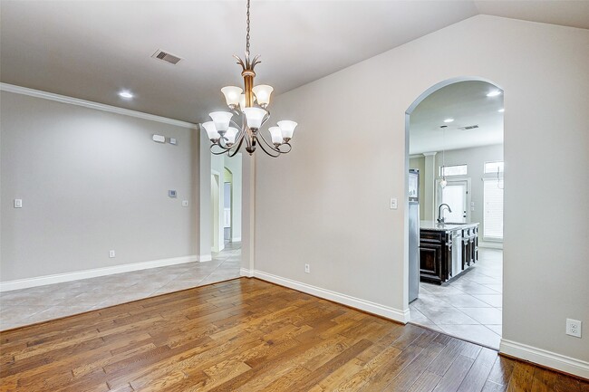 Building Photo - 27923 Silverstream Ct