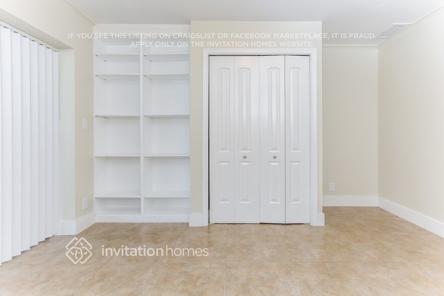 Building Photo - 650 NE 5th St