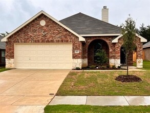 Building Photo - 422 Greenhaven Dr