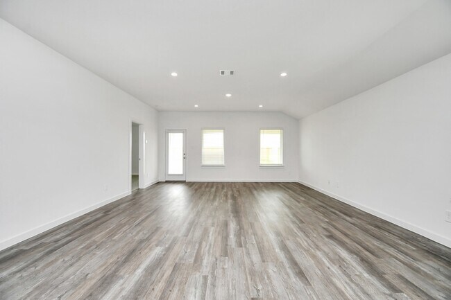 Building Photo - 8519 Swenson Ln