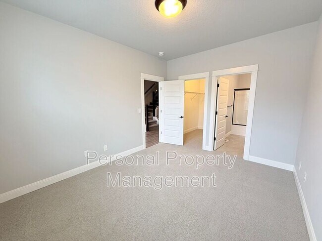 Building Photo - 5604 NE 133rd St