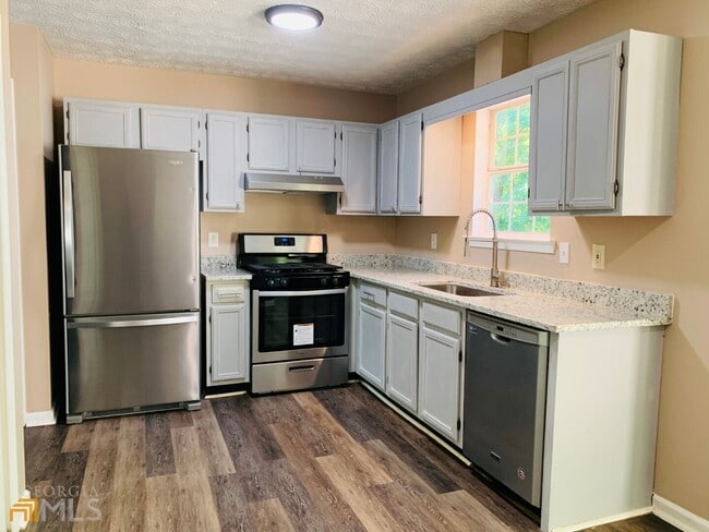 Building Photo - 30 Standing Rock Rd