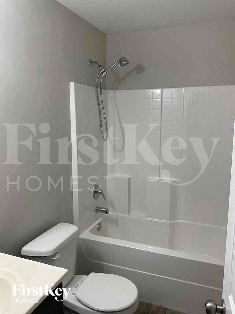 Building Photo - 1885 Bradford Pl