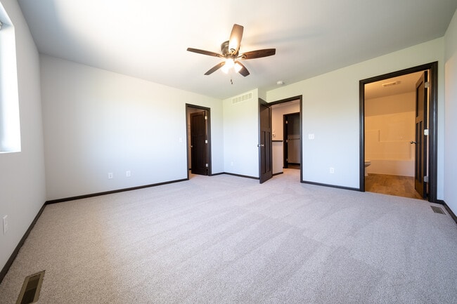 Building Photo - 668 4th Cir Dr SW