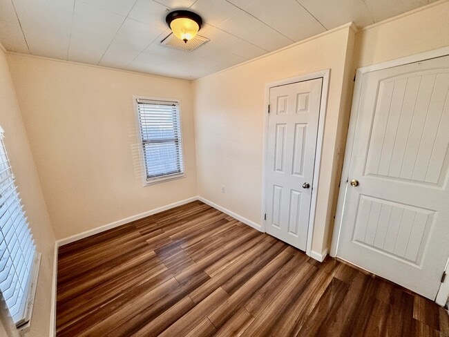 Building Photo - Move-In Ready 4BR Home with Finished Basement, Flex Space & Large Yard