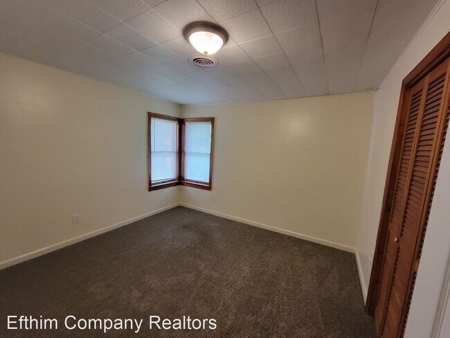 Building Photo - 3 br, 1 bath House - 9447 Minerva Ave.