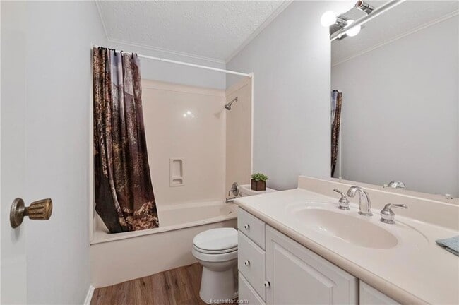 Building Photo - 1031 Rose Cir