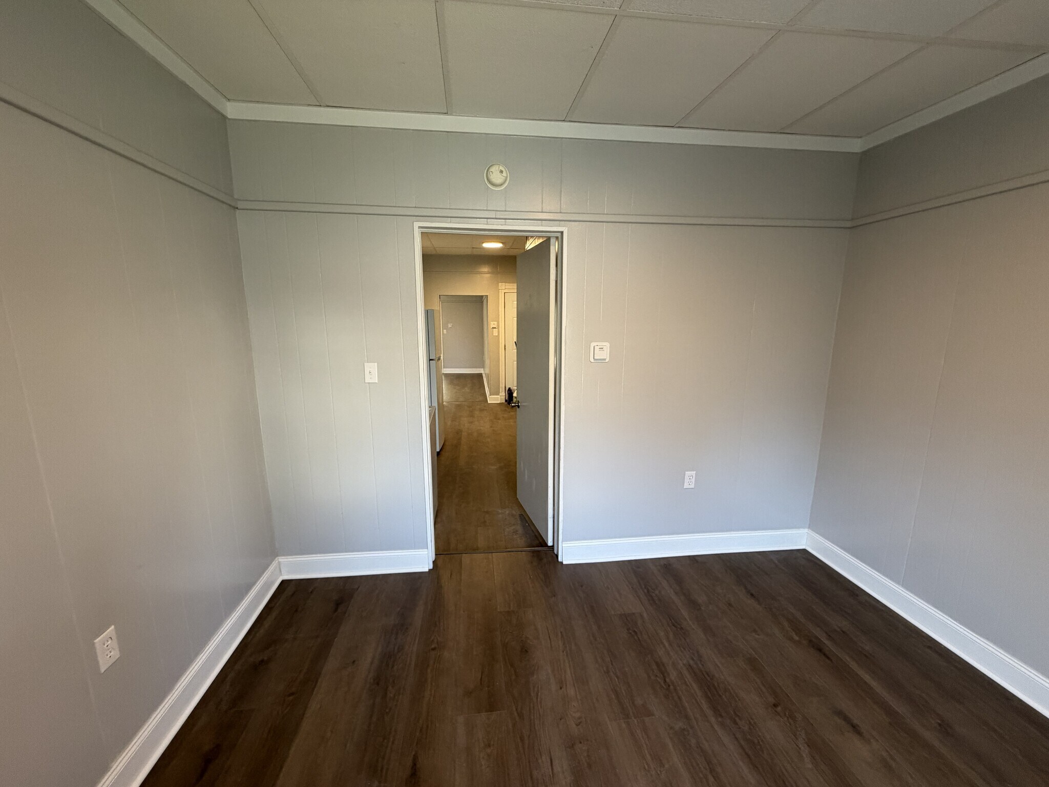 Building Photo - 223 W North St