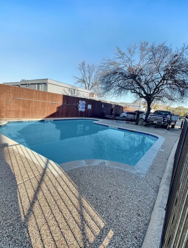 Building Photo - $300 off 1st Month’s Rent!!!!! Beautifully...