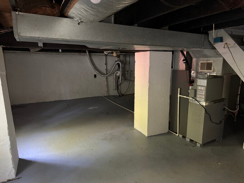 Building Photo - 4232 State Park Dr