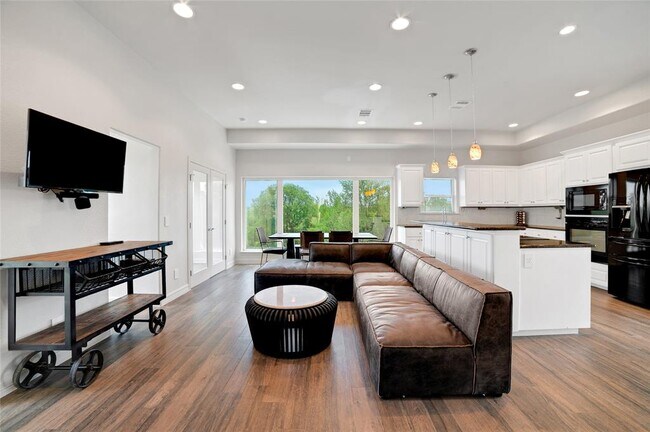 Building Photo - 520 Double Eagle Rnch Dr