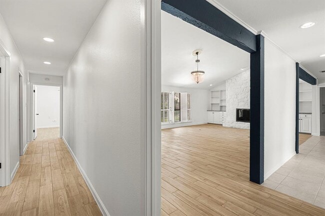 Building Photo - 2404 Coral Ridge Cir