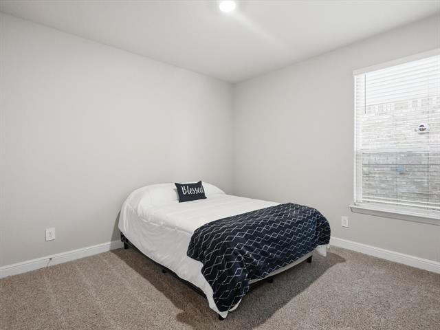 Building Photo - 16032 Farringdon St