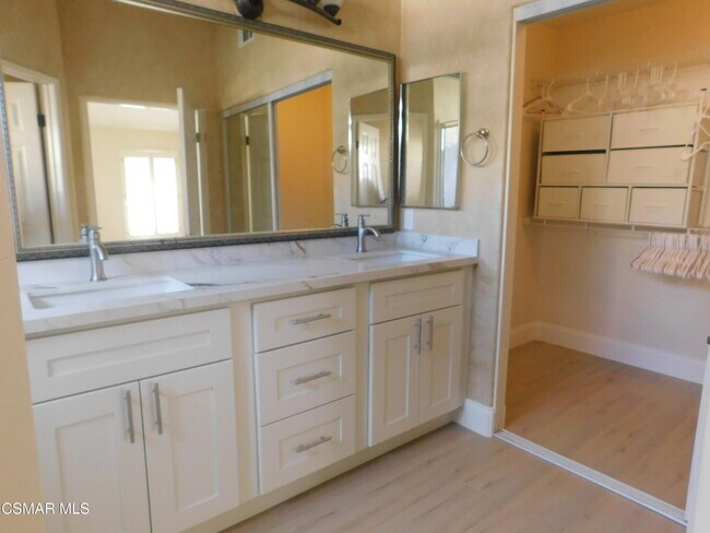 Building Photo - 4887 Santo Dr