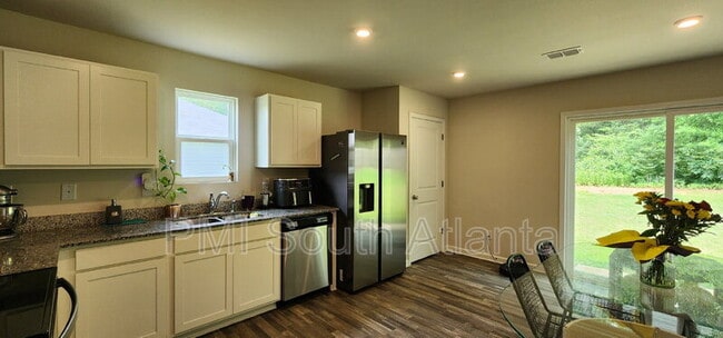 Building Photo - 116 Dogwood Ln