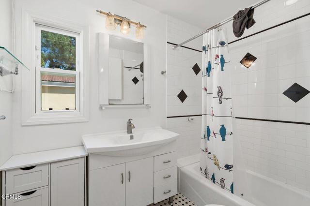 Building Photo - 787 Elmira St