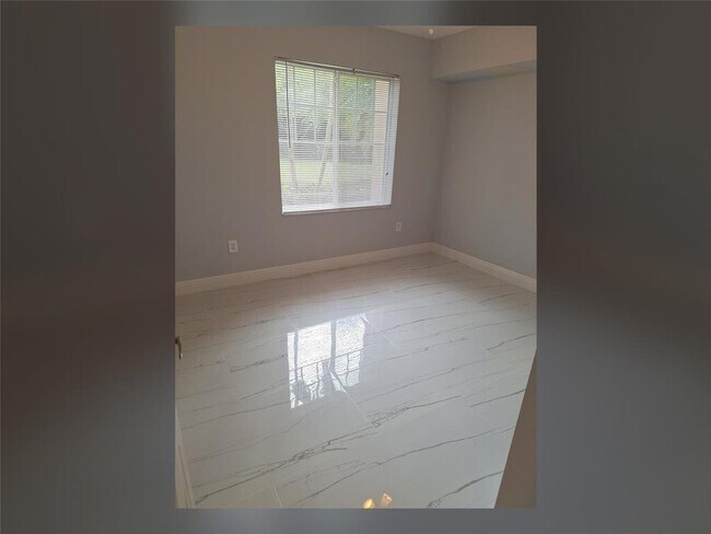 Building Photo - 6492 Emerald Dunes Dr