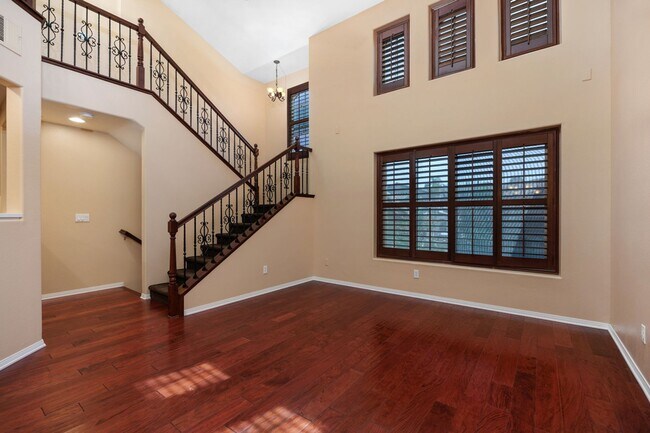 Building Photo - 10410 Duxbury Ln