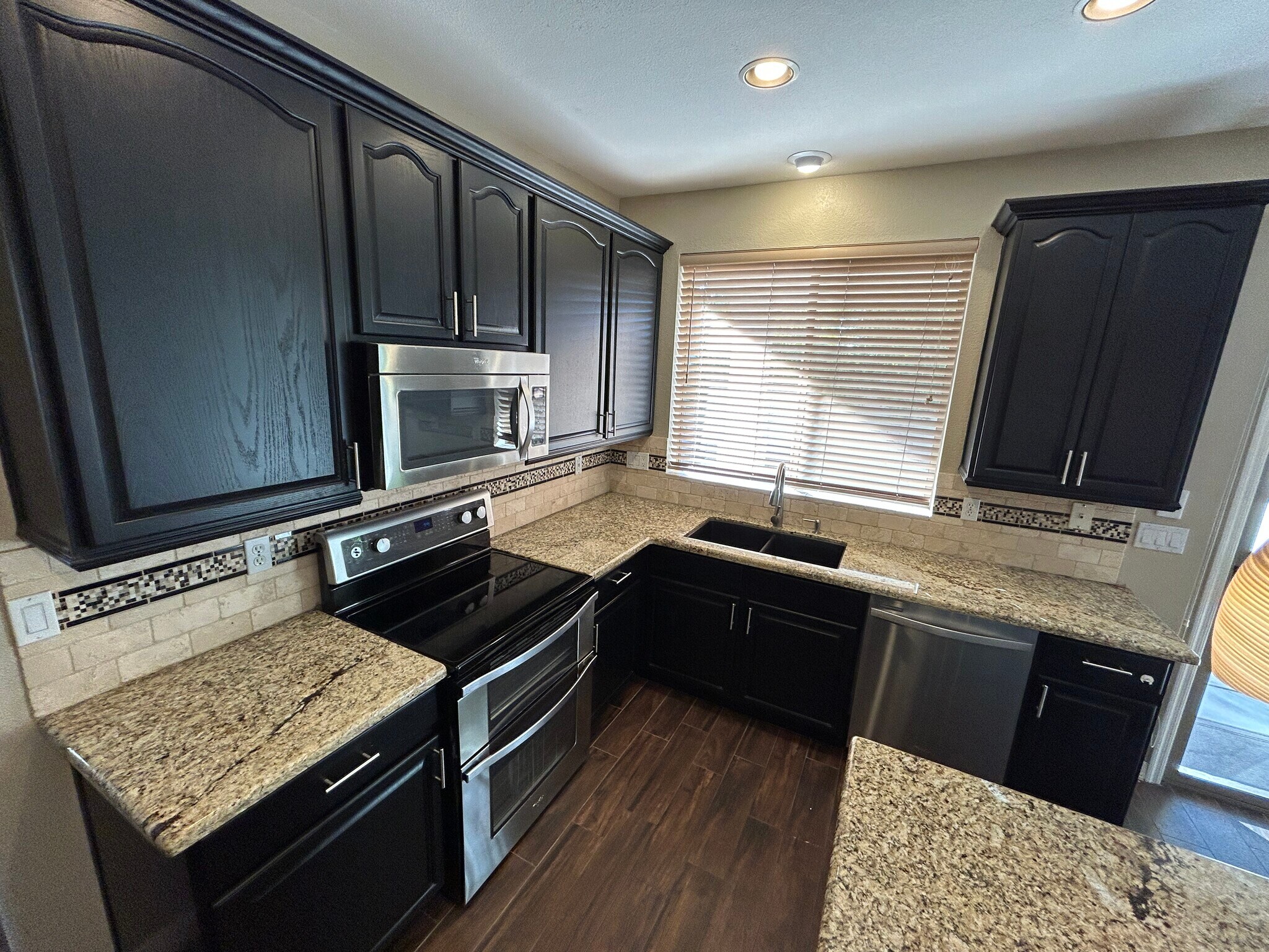 Building Photo - 5163 W Village Dr