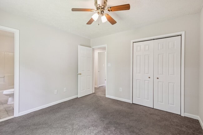 Building Photo - 20 Cherry Laurel Dr