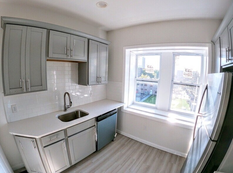 Primary Photo - 608 Shawmut Ave