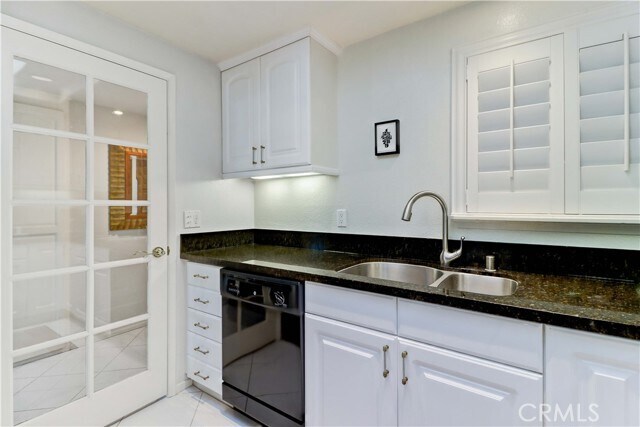 Building Photo - 881 Via Mendoza