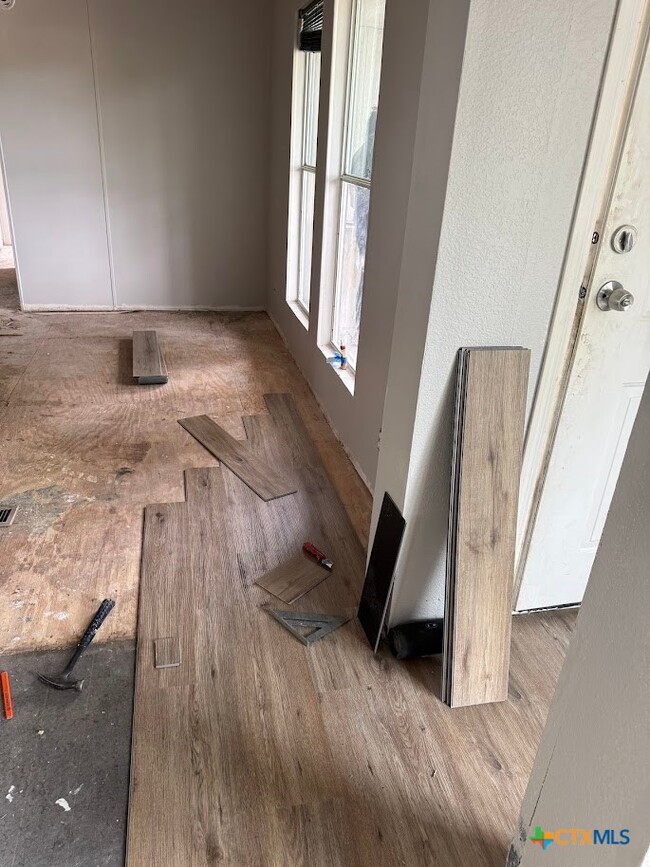 Building Photo - 230 Saddle Dr