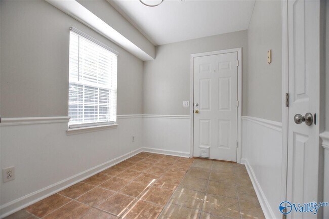 Building Photo - 109 Cove Crest Dr