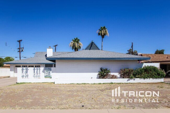 Primary Photo - 7730 N 33rd Dr