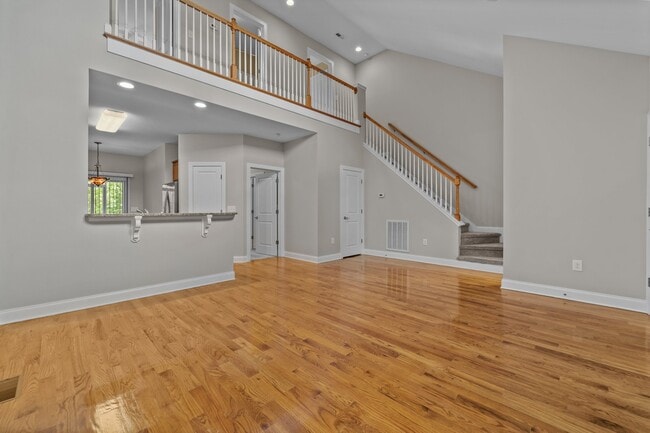 Building Photo - 118 Cypress Cir