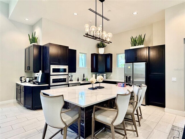 Building Photo - 6111 Mesa Gln