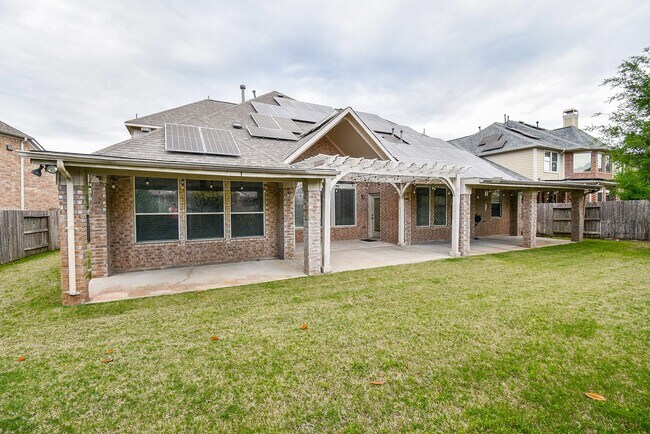 Building Photo - 7606 Westmoreland Dr