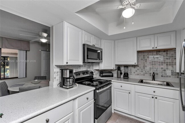 Building Photo - 737 Midway Dr