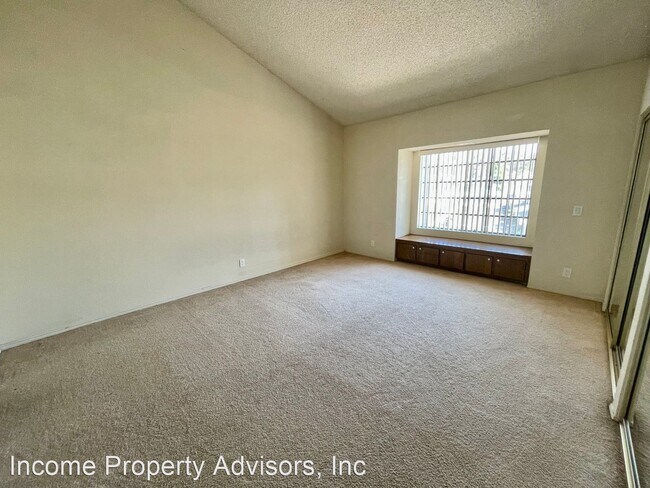Building Photo - 2 br, 2.5 bath House - 4055 Crystal Dawn L...