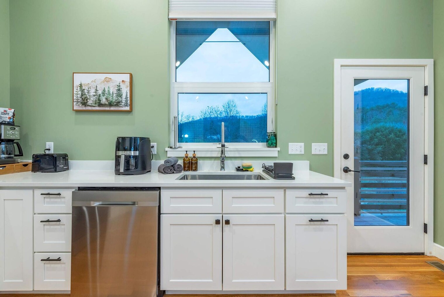 Building Photo - 962 Riceville Rd