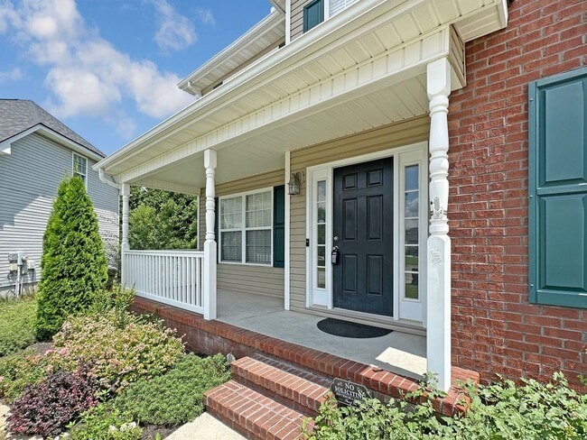 Building Photo - Charming Karns, 3-4 bedroom Home on Quiet ...