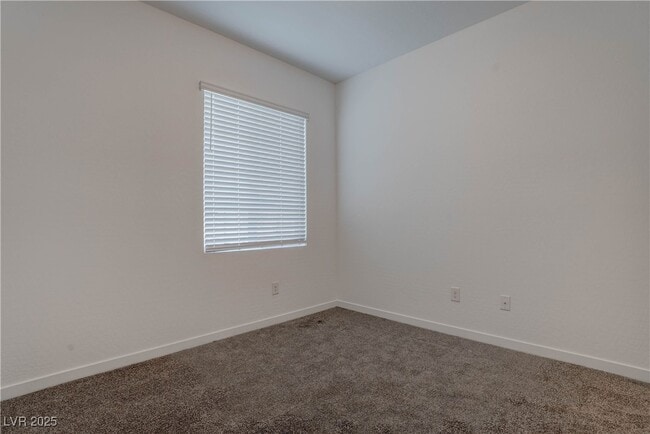 Building Photo - 5730 Sky Pointe Dr