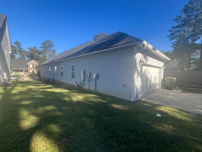 Building Photo - 3177 Mayflower Ln