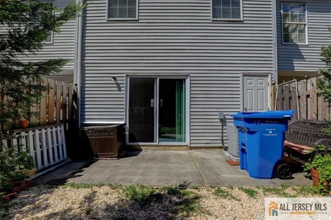 Building Photo - 715 Darlington Dr