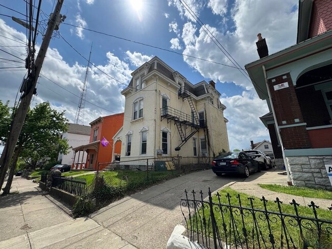 Building Photo - 2357 Wheeler St