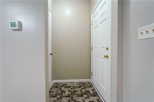 Building Photo - 4539 Dewey Ave