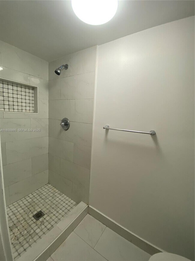 Building Photo - 2705 W 64th Pl