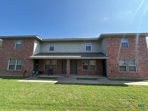 Building Photo - 310 Creek St