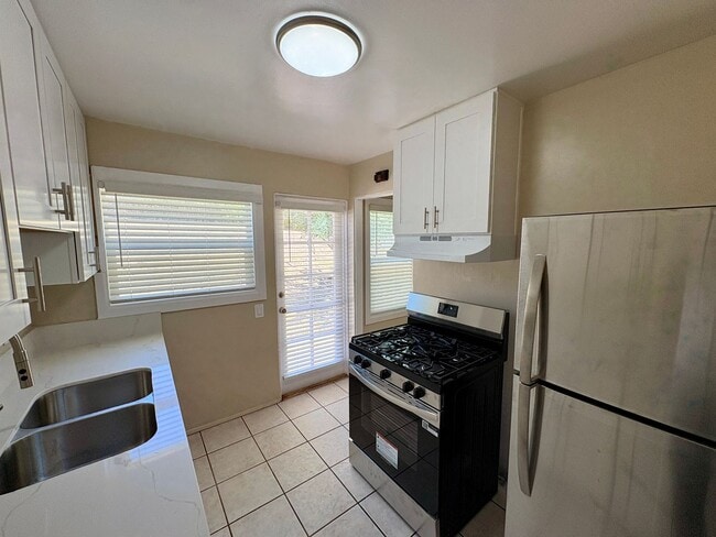 Building Photo - 2 Bed House in Lemon Grove