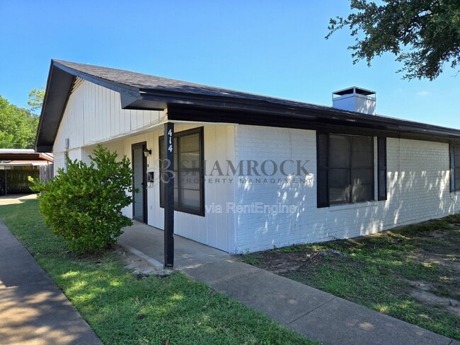 Primary Photo - 414 Richland Dr