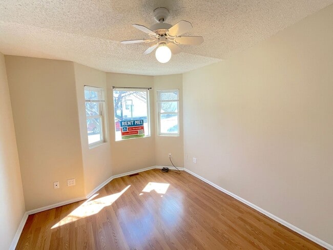 Building Photo - 4 Bedroom Townhome Available Near S Academy Blvd & E Fountain Blvd!